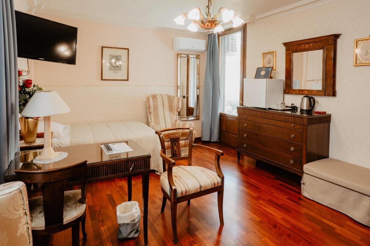 Villa Luigi XVI Taranto Bagian luar foto
