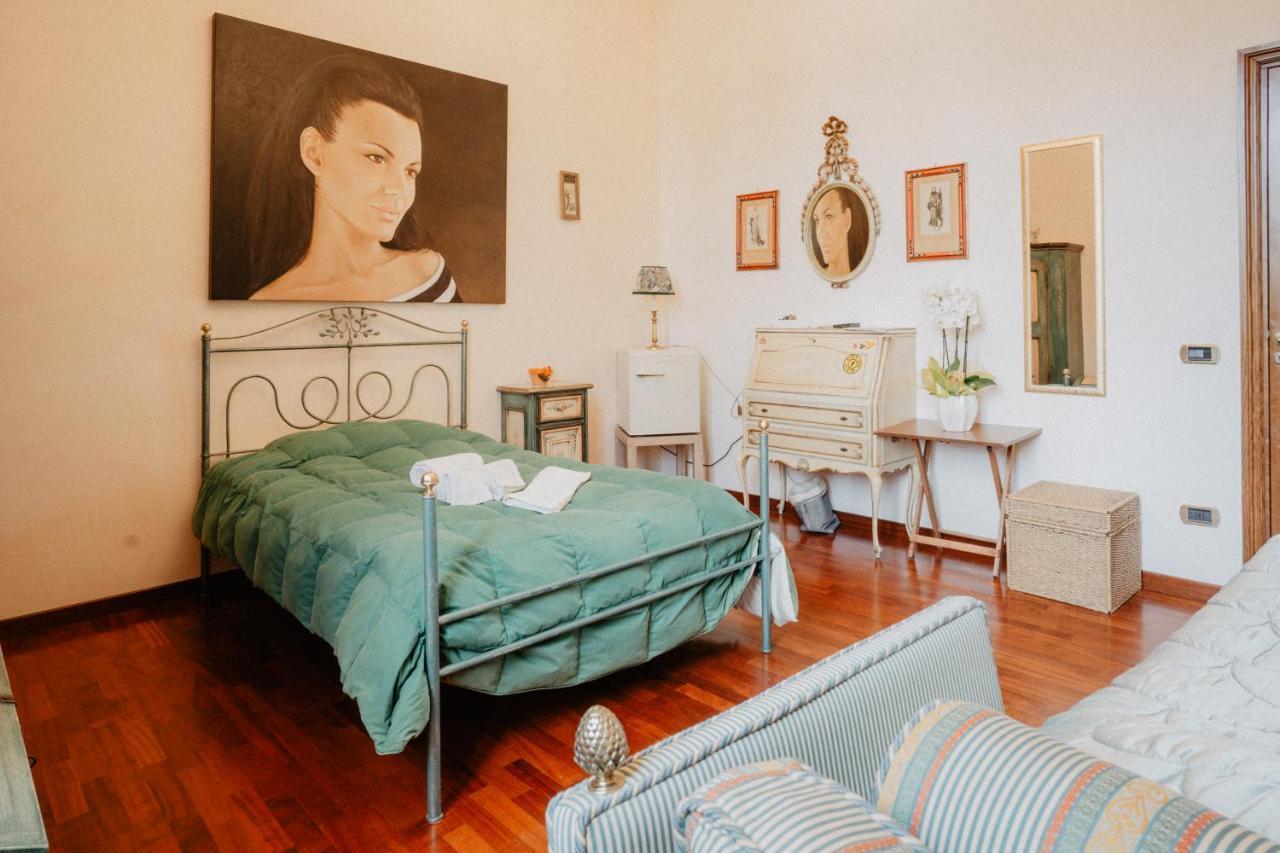 Villa Luigi XVI Taranto Bagian luar foto