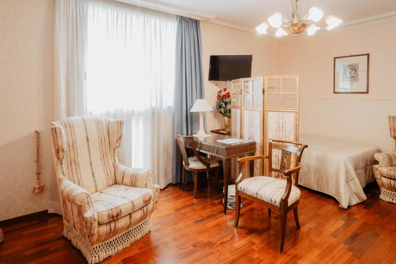 Villa Luigi XVI Taranto Bagian luar foto
