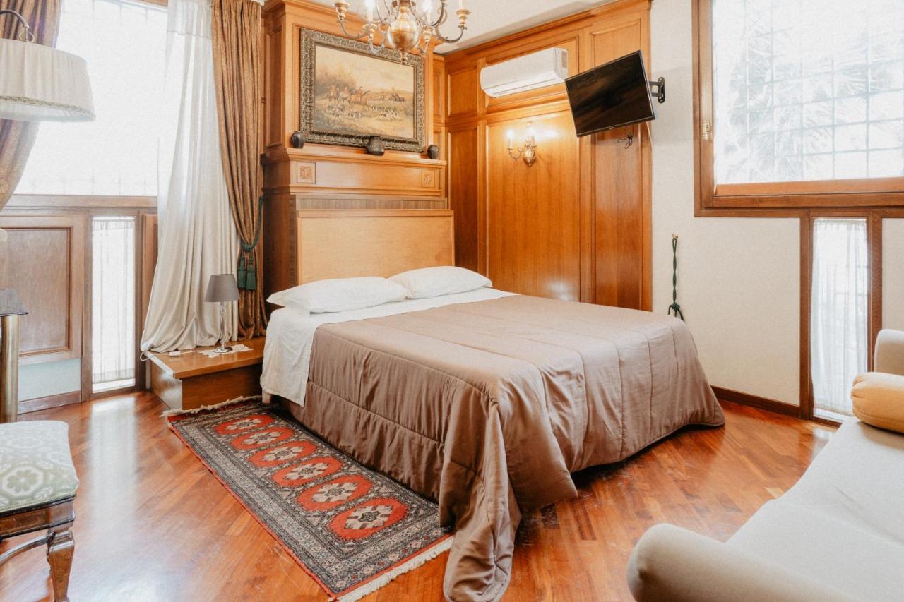 Villa Luigi XVI Taranto Bagian luar foto