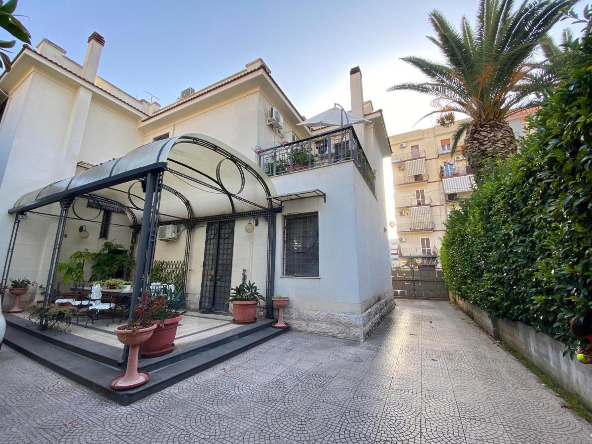 Villa Luigi XVI Taranto Bagian luar foto