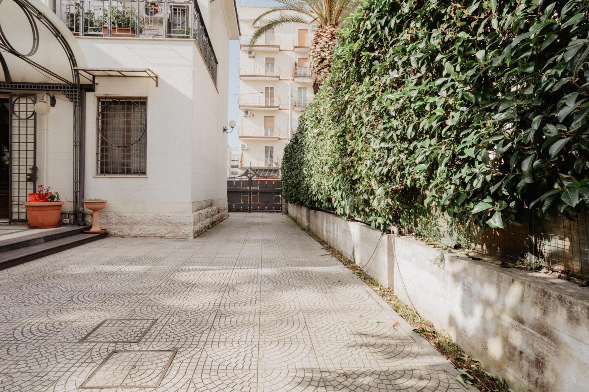 Villa Luigi XVI Taranto Bagian luar foto